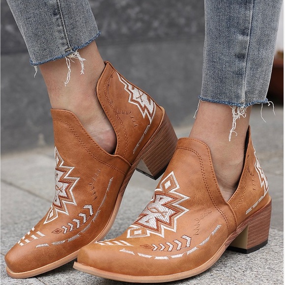 ☀️ BUTITI | Boho Booties | Side Cut | EURO 43, US 10. - Picture 3 of 15